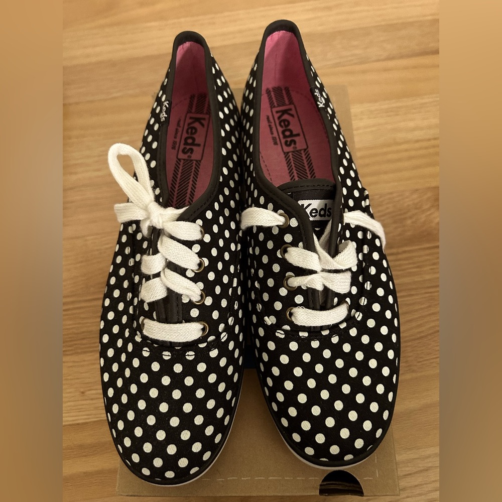 Keds canvas , white dotted sneakers